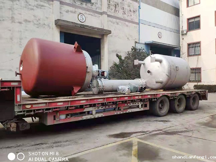 2020.12.27 发往上海的储罐、换热器、反应釜顺利交付
